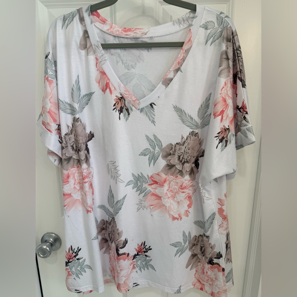 Floral V-Neck Short Sleeve Top